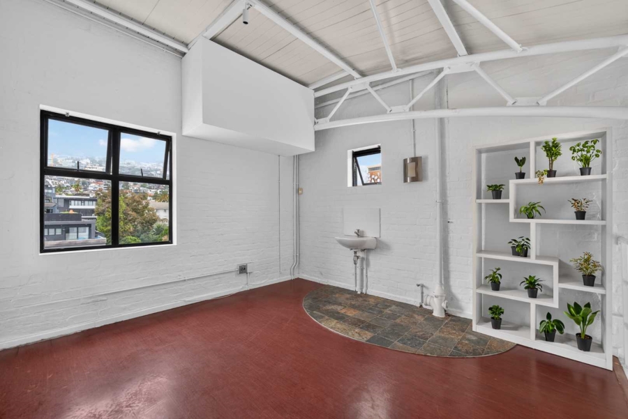 To Let 1 Bedroom Property for Rent in Sea Point Western Cape